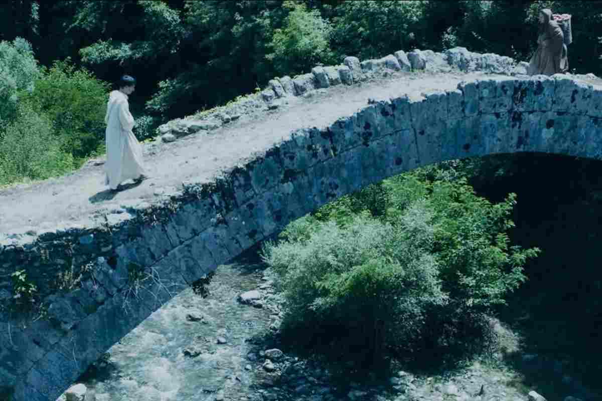 una scena del film Il monaco che vinse l'Apocalisse